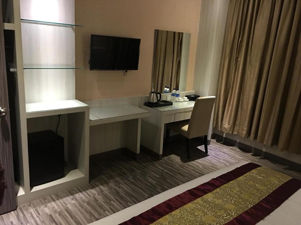 Grand Sydney Hotel Batam Exterior photo